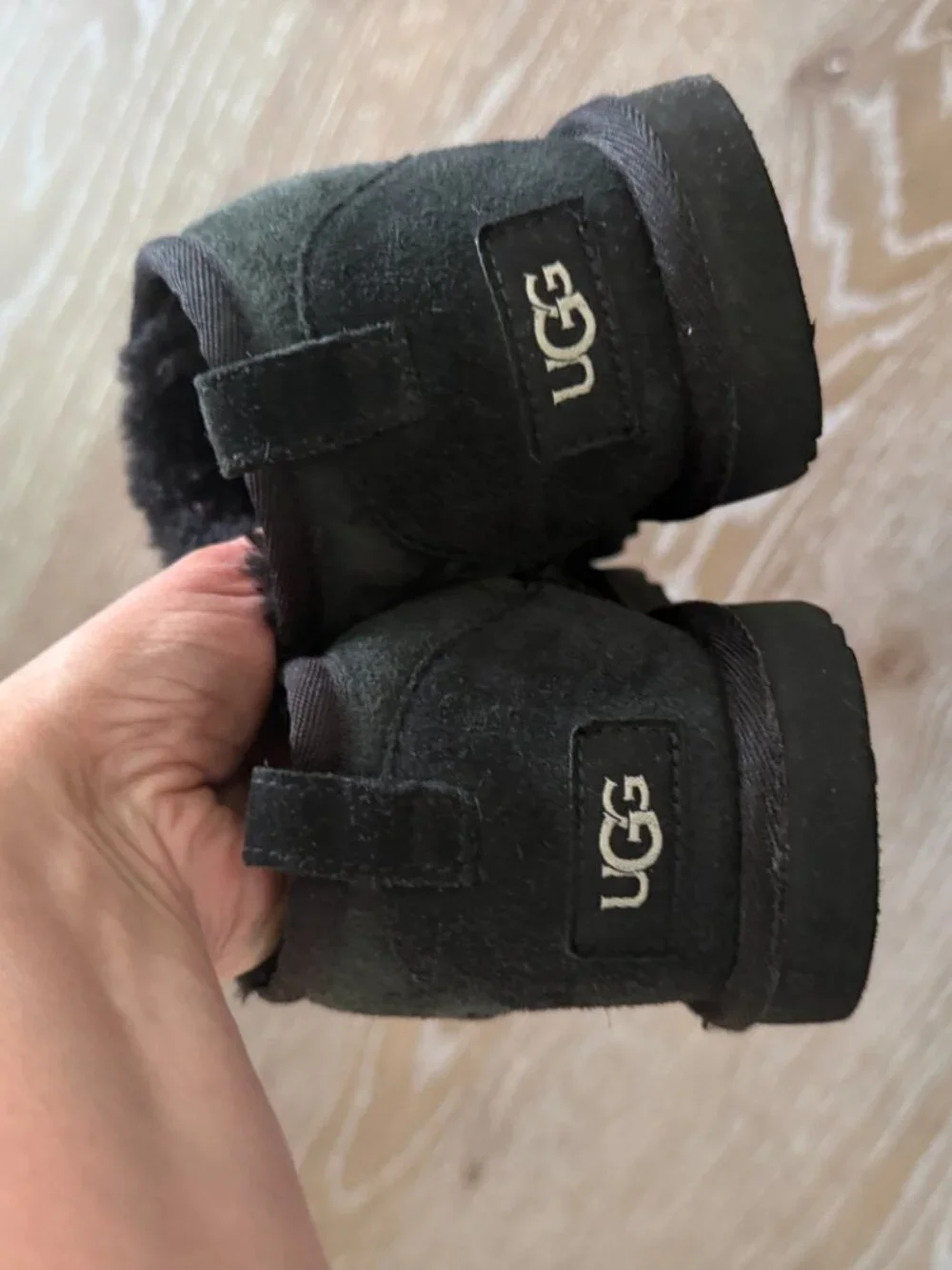 Girls UGG Black classic ultra mini boot size 4